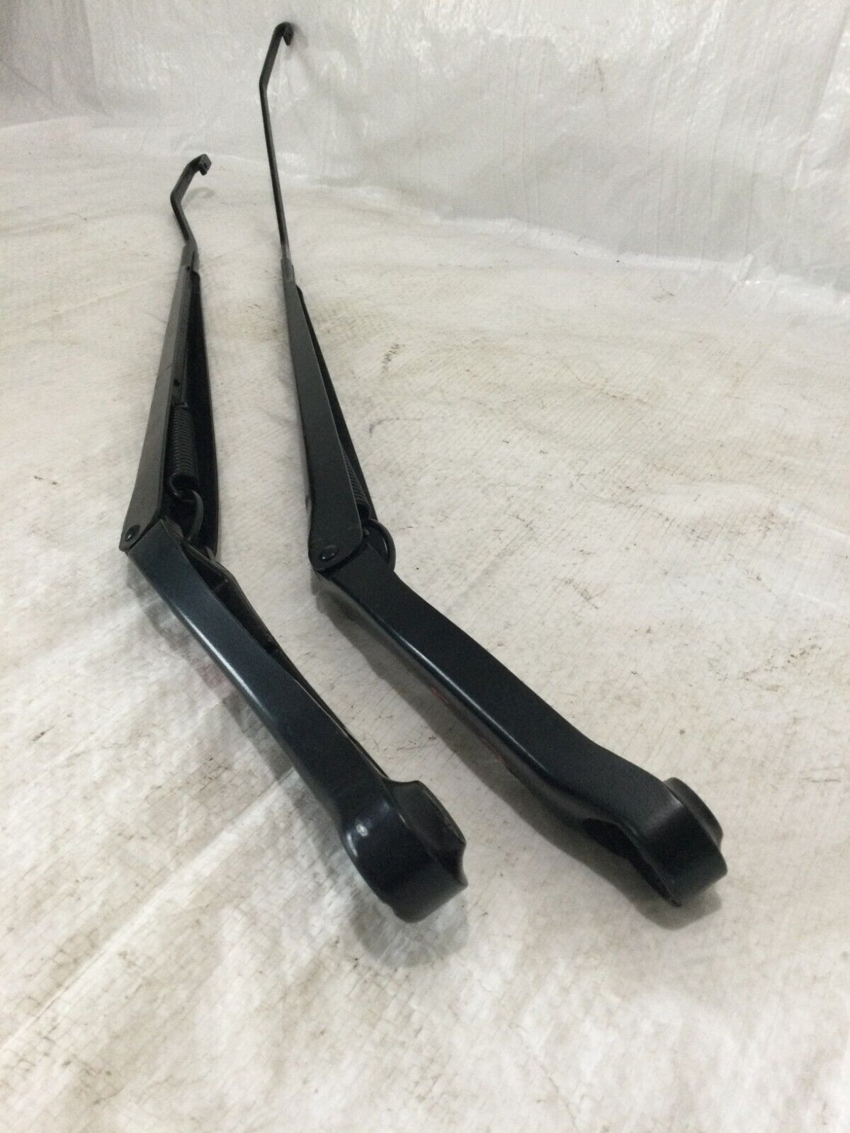2020 Dodge Grand Caravan Windshield  Wiper Arm 24030776 OEM