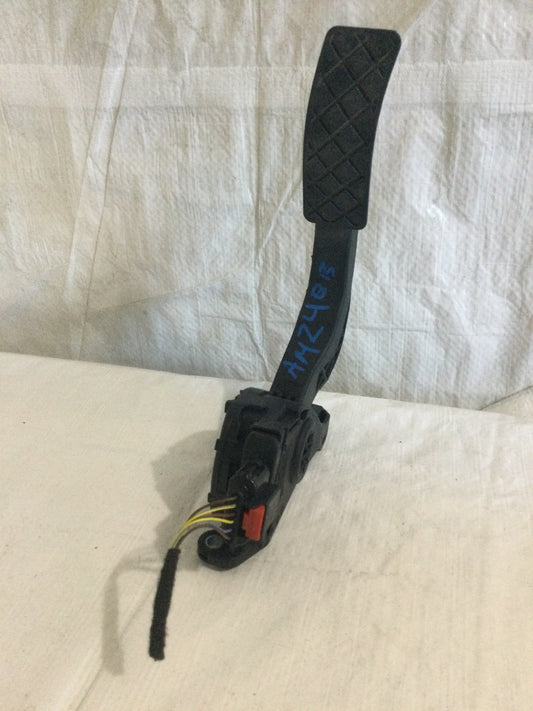 2013 Audi A4 2.0L Accelerator Gas Pedal Assembly OEM 8K1723523