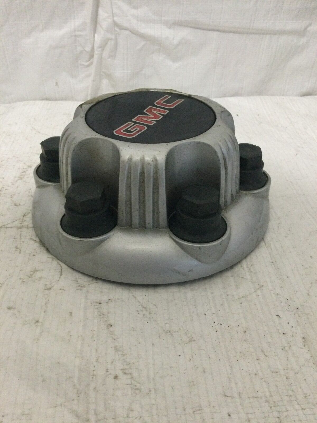 1999-2013 GMC Sierra 1500 Center Cap 6 Lug OEM 9596663
