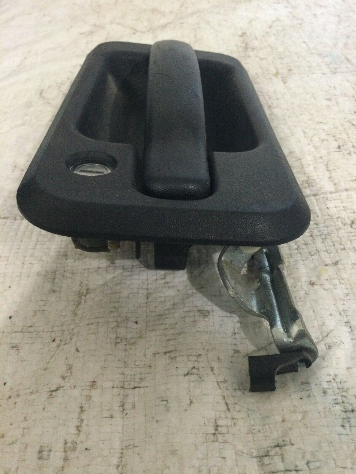 2005-207 Hummer H2 Front Left Driver Side Exterior Door Handle OEM 15104790