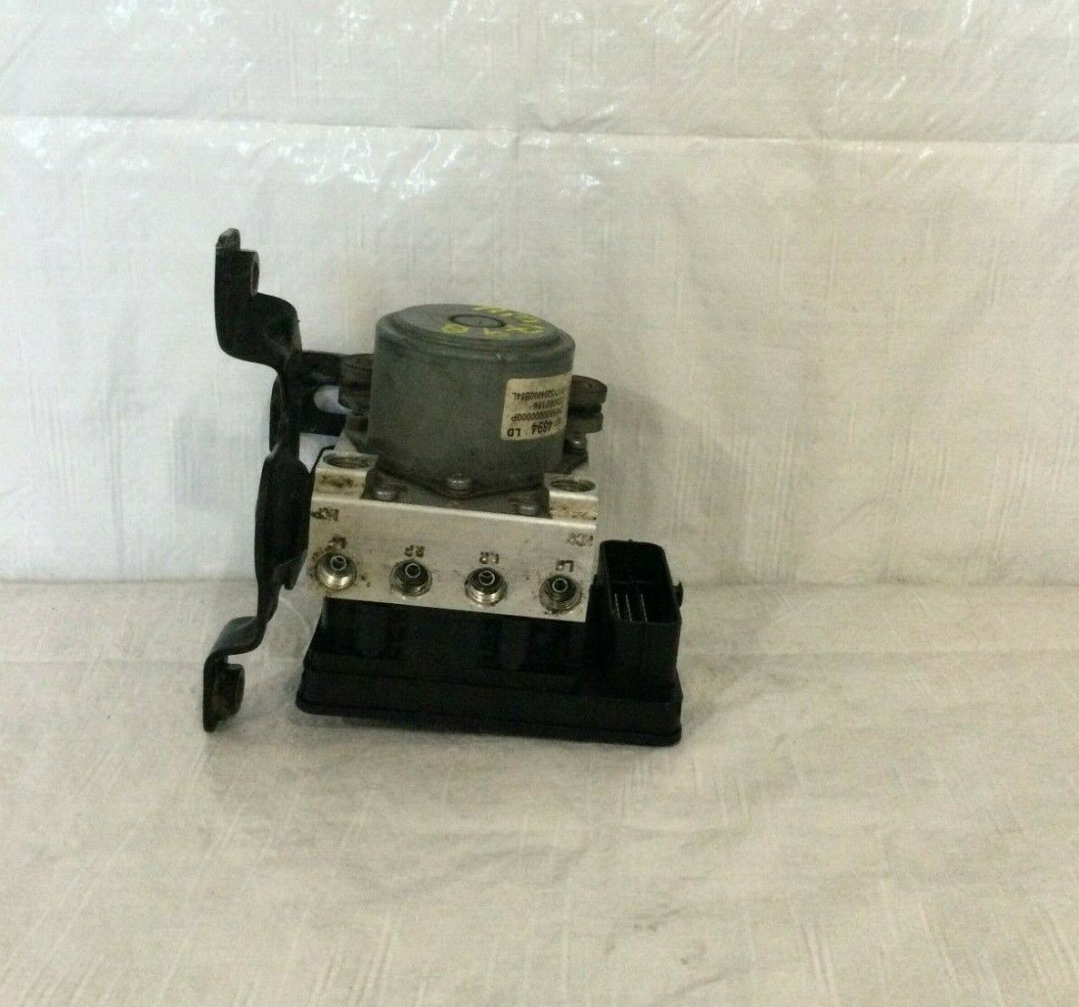 2017 GMC Sierra 1500 V8 6.2L ABS Pump Assembly OEM