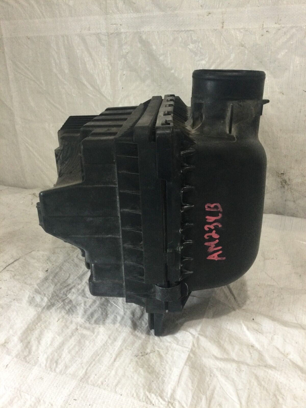2006 Dodge Ram 1500 Air Cleaner Filter Box  5.7L  OEM