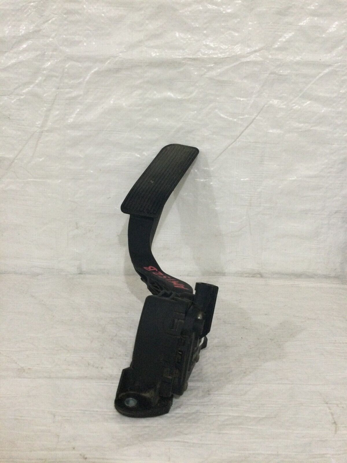 2007-2011  GMC Sierra 2500 HD Accelerator Pedal 15847349 OEM