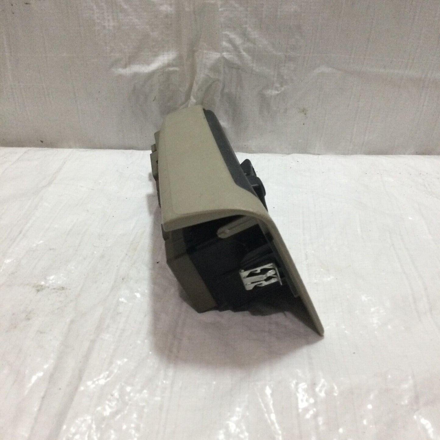 2003 to 2006 Chevrolet Tahoe Front Right RH Door Window Switch 10398572 OEM