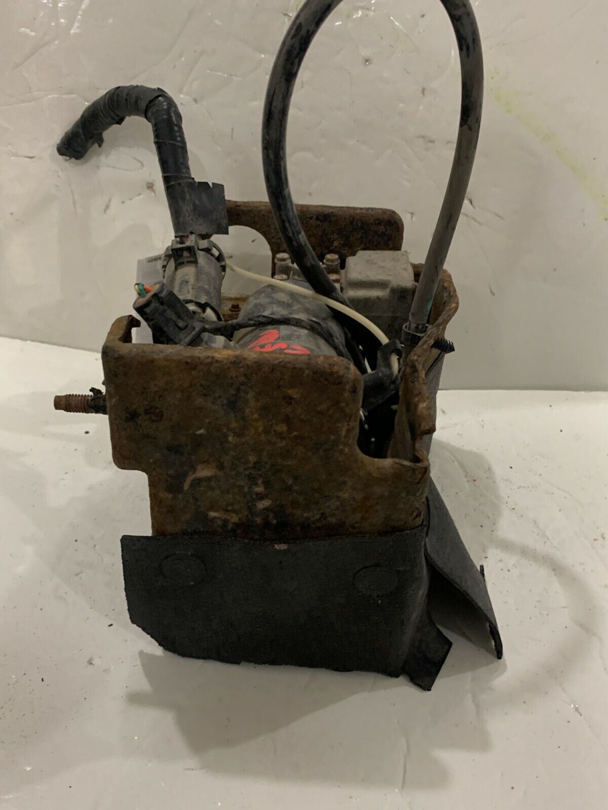 2002-2006 Cadillac Escalade Air Ride Suspension Compressor OEM