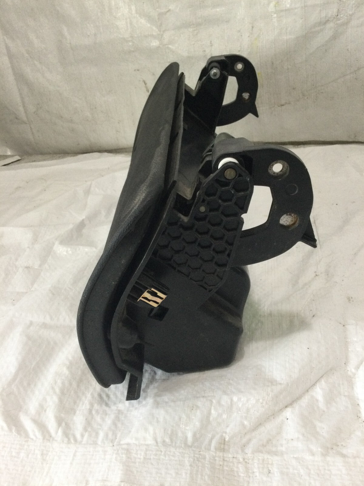 2019-2023 GMC Sierra 1500 Dashboard Glove Box Assembly OEM