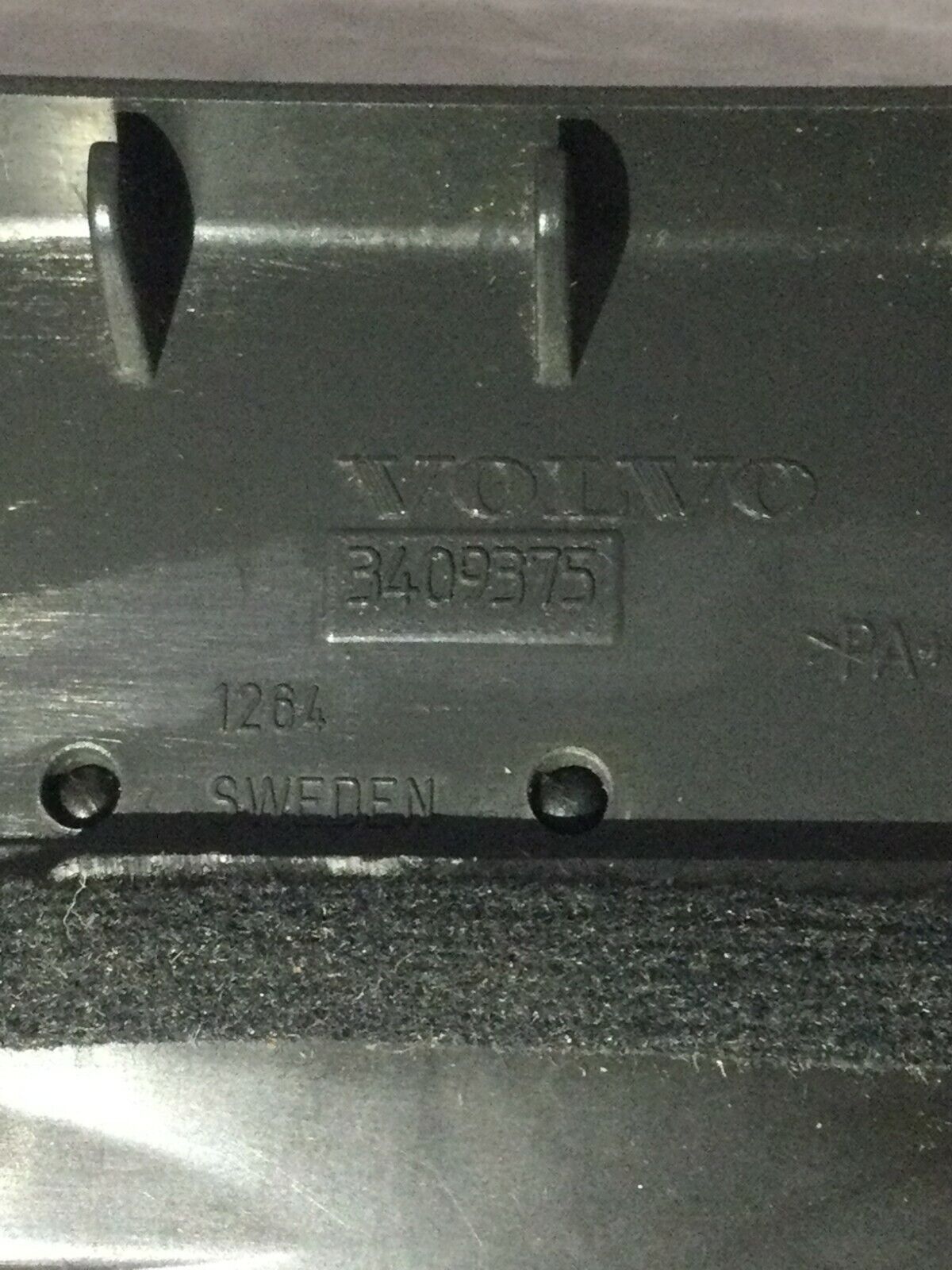 2004 Volvo S60 Right Passenger Dash Air Vent OEM 3409375