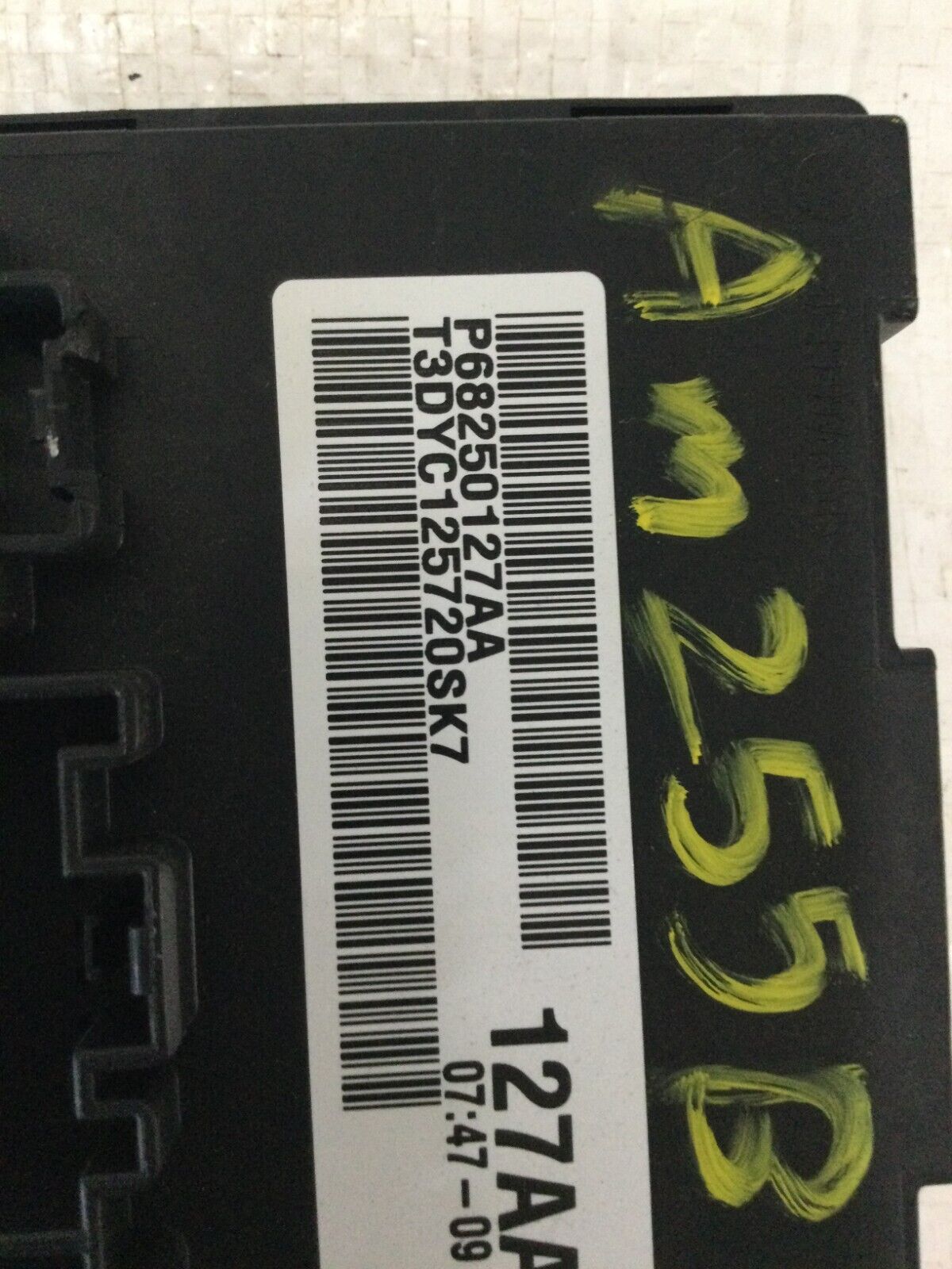 2017 Dodge Ram 1500 Transfer Case Control Module 68250127AA OEM