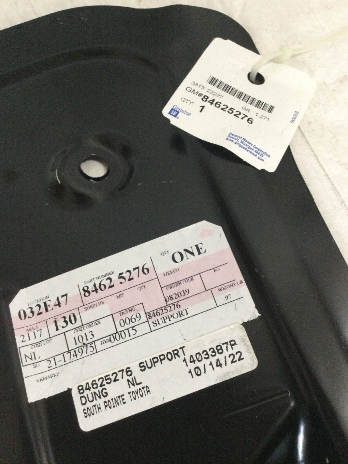 2019-2022 Chevrolet Silverado 1500 Left Front Side Panel OEM 84625276