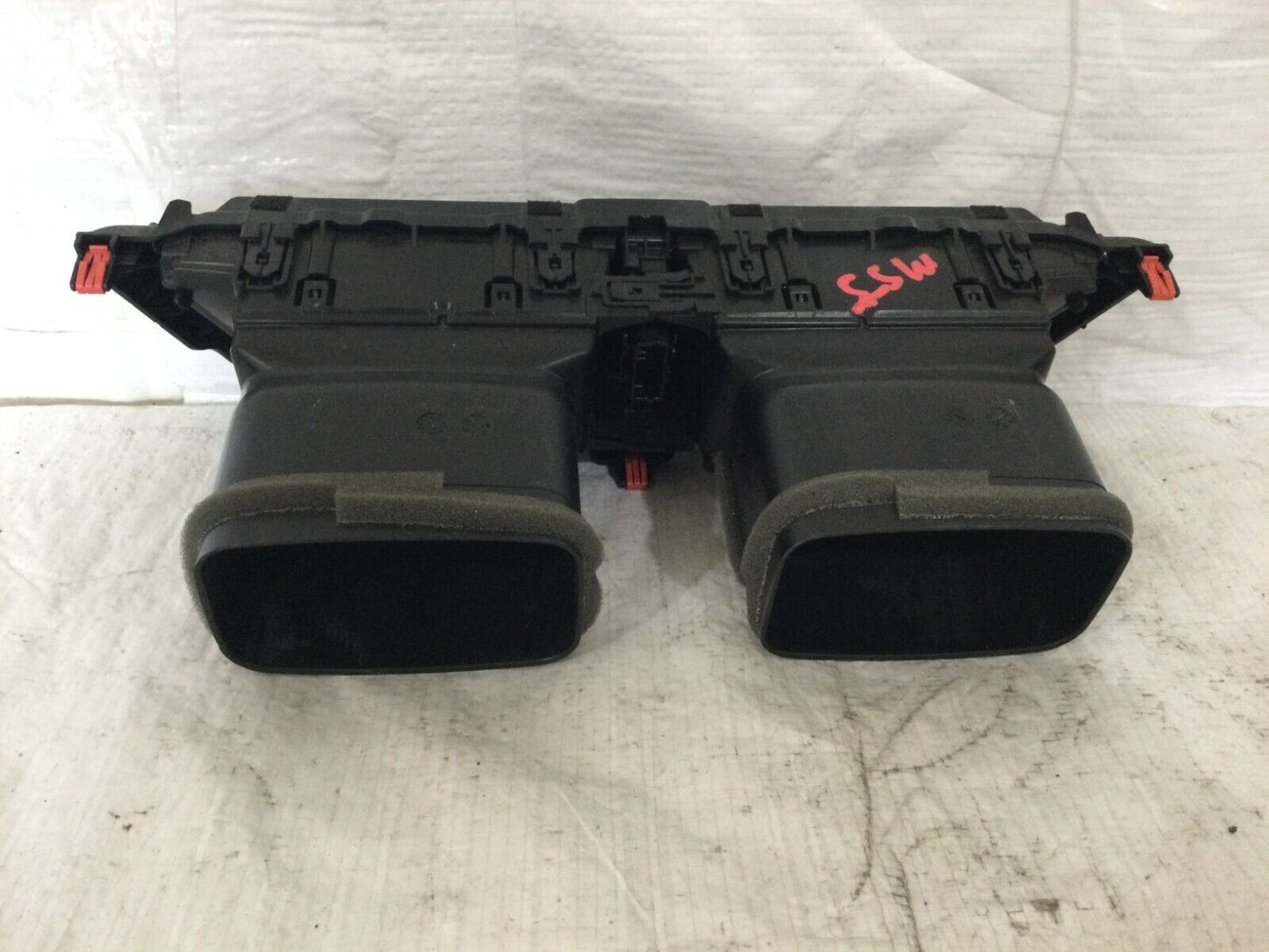 2019-2022 Toyota Corolla Center Dash Air Vent 55670-02780 OEM