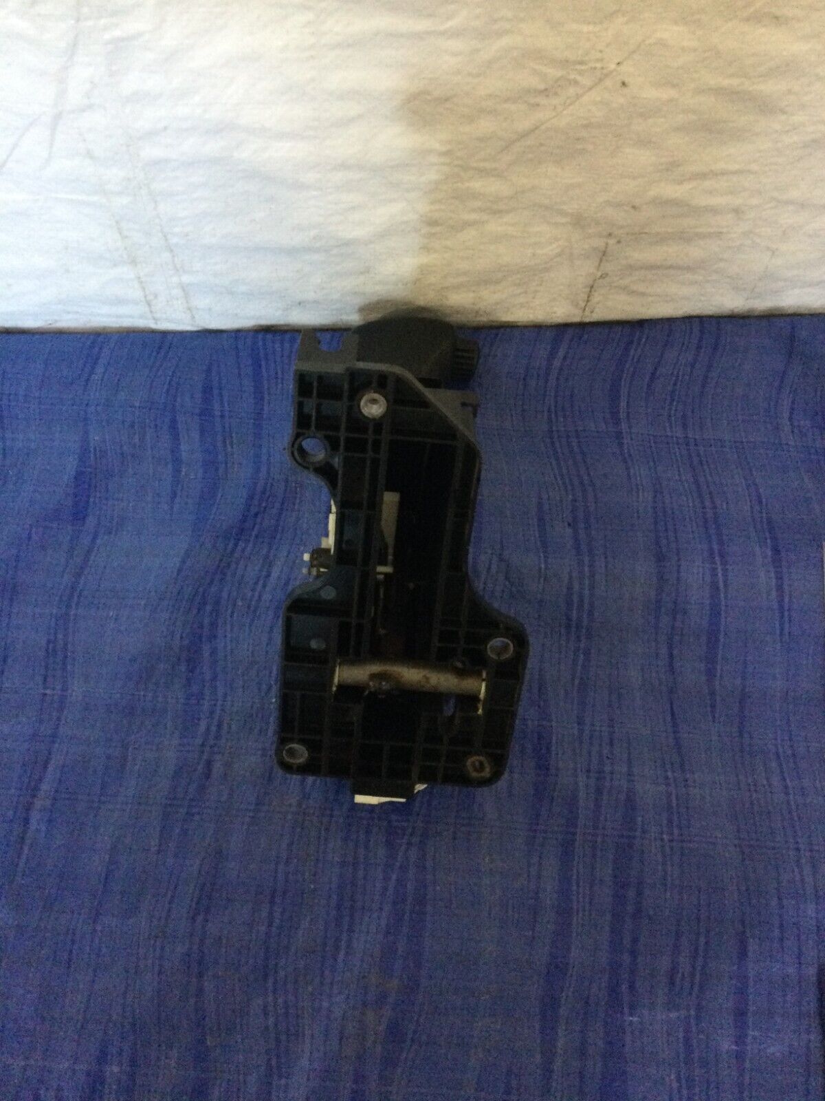 2002 Nissan Frontier  Floor Shifter Assembly OEM