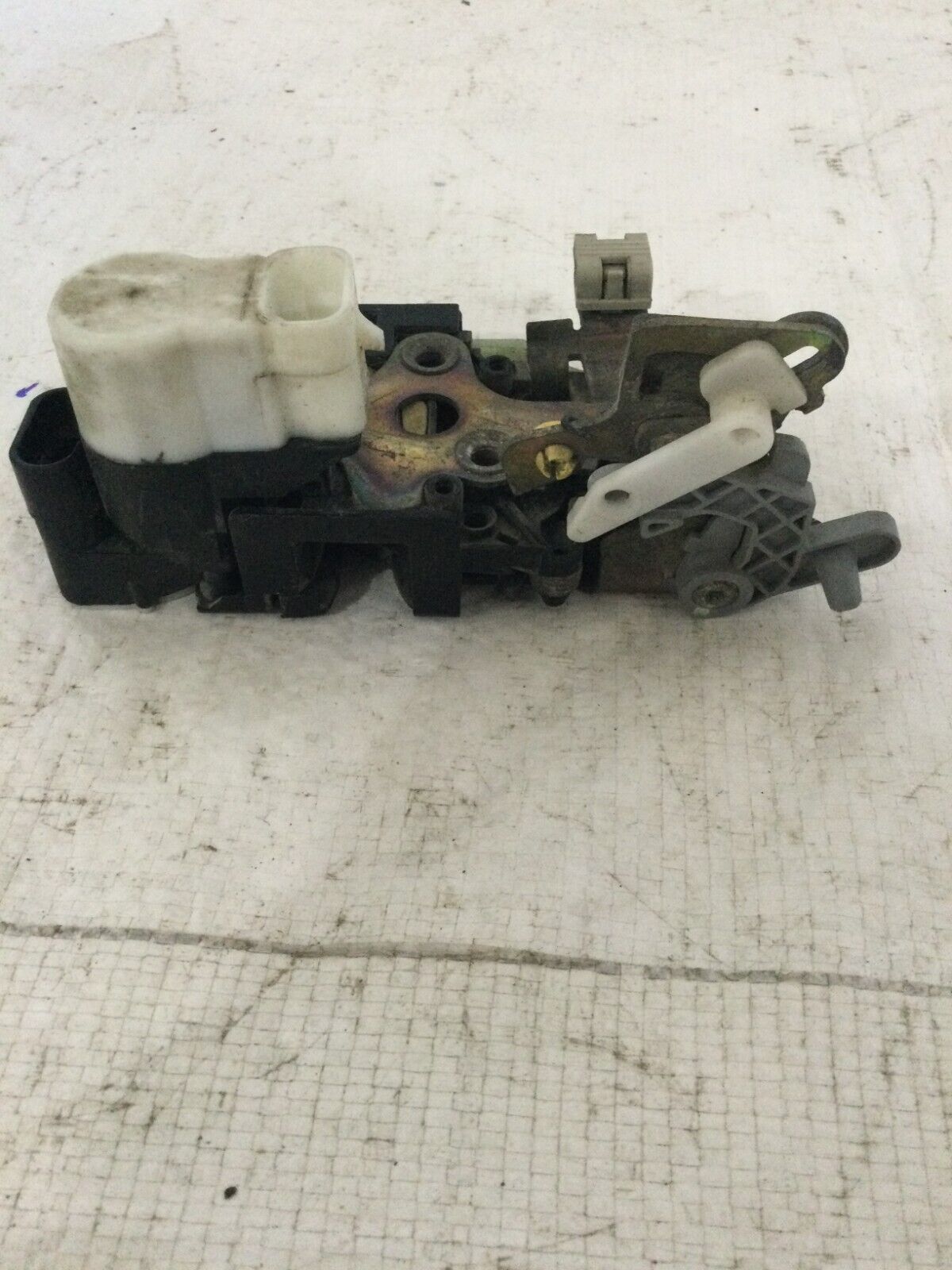 2003-2006 Cadillac Escalade Rear Left Door Lock Latch Actuator OEM