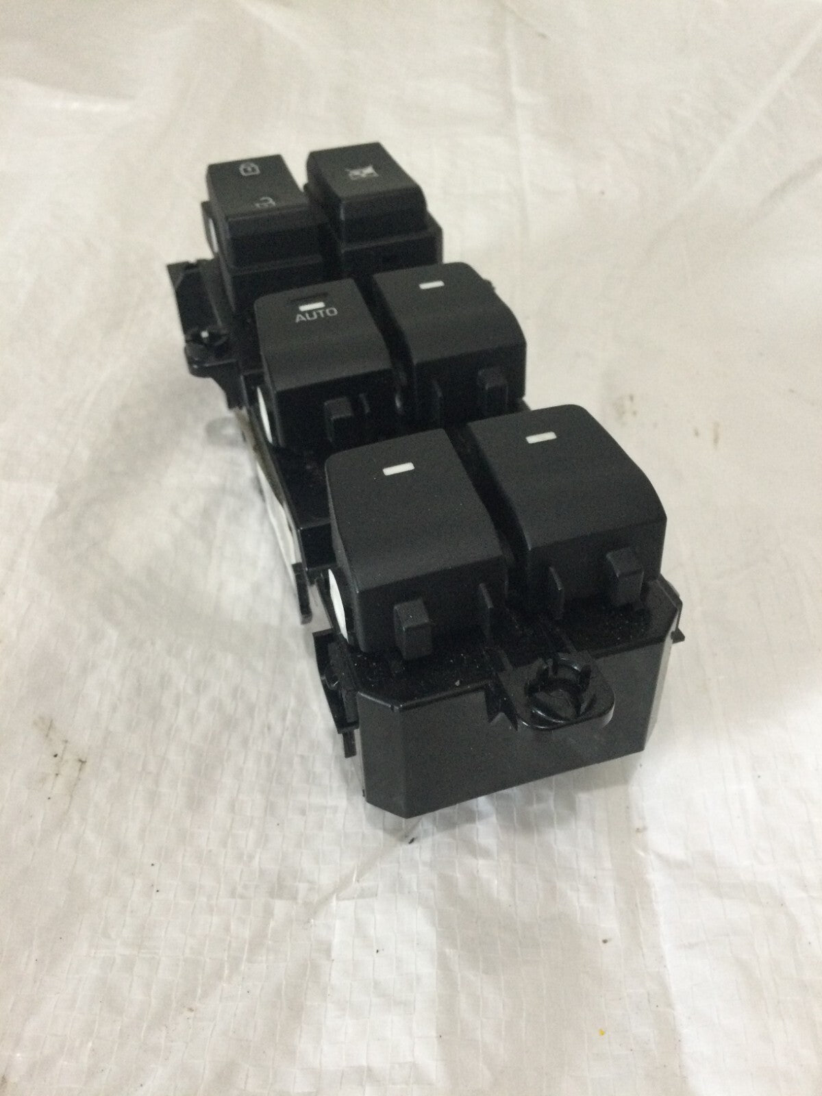 2016-2021 Hyundai Tucson Front Left Driver Master Power Window Switch 93570D3020