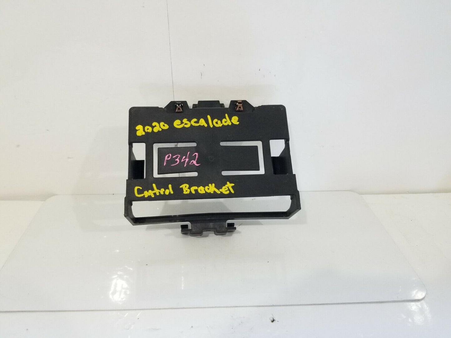 2020 Cadillac Escalade Communication Control Module Mount Bracket 25791895 OEM