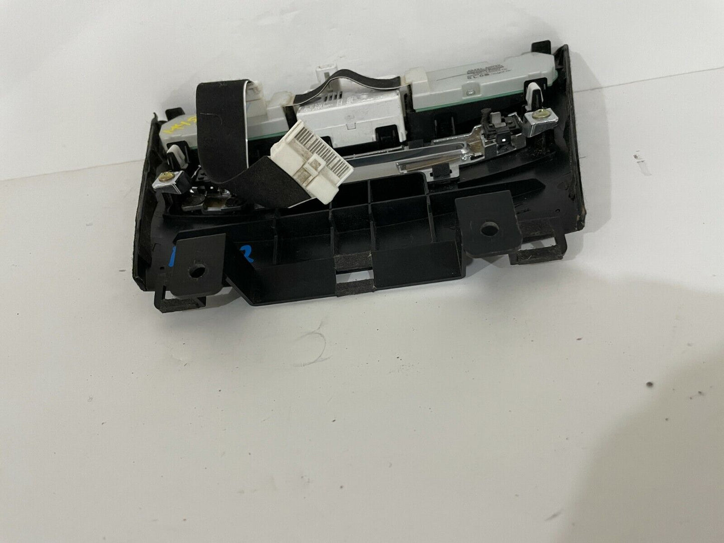 2006-2007 Infiniti M35 M45 Radio CD Player Face Plate W/ Clock OEM 68260EH100