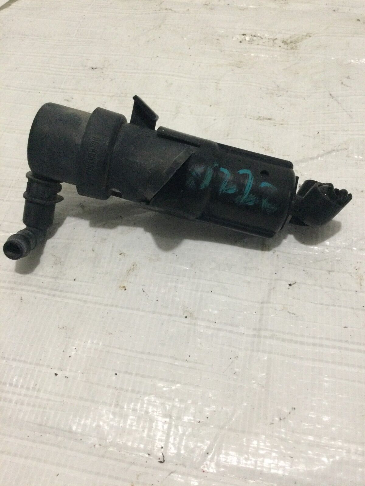 2004 BMW 7-Series Front Headlight Washer High Pressure Nozzle OEM