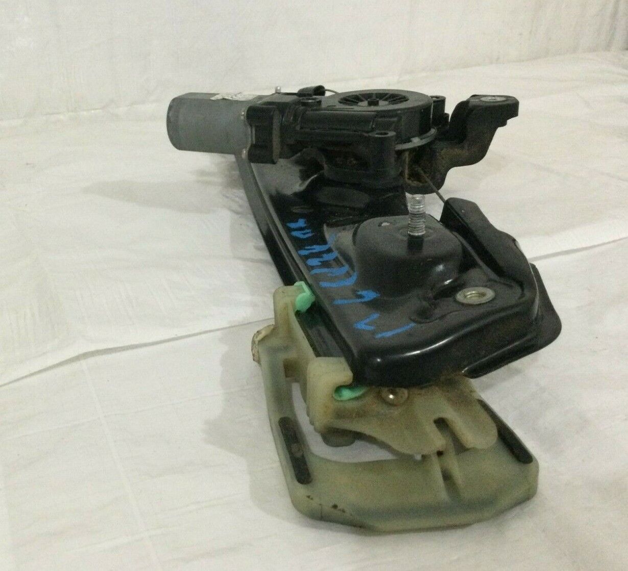 2016-2018 Chevy Cruze Rear Right Passenger Window Regulator Motor OEM 23269942
