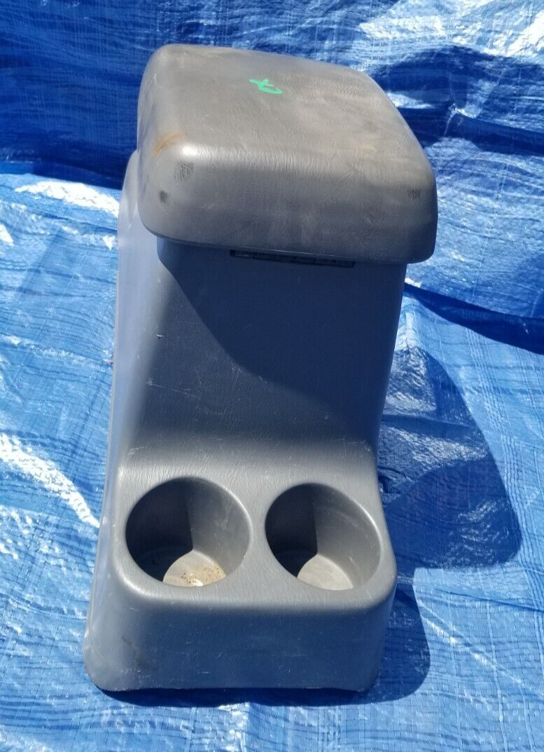 2000-2002 Nissan Xterra Front Console W/ Armrest 96910 7Z000 OEM