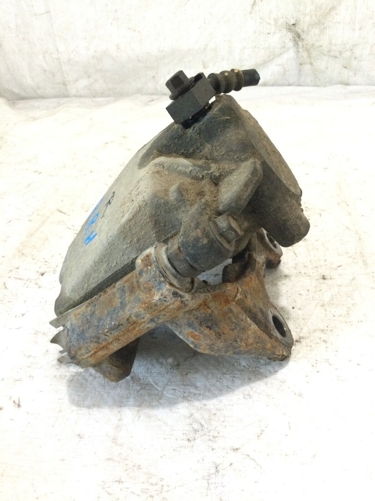 2007 Cadillac Escalade Passenger Right Rear Brake Caliper OEM