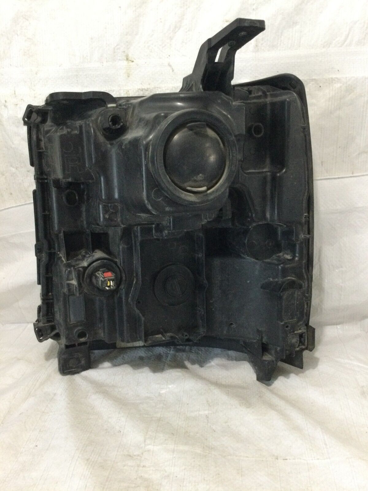 2016-2018 Chevrolet Silverado 1500 Right RH Black Base Xenon HID Headlight OEM