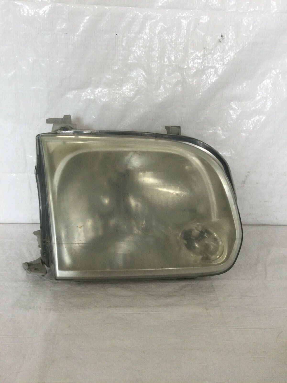 2004 Toyota Tundra 4DR Crew Cab Headlight Right Passenger Side OEM RH