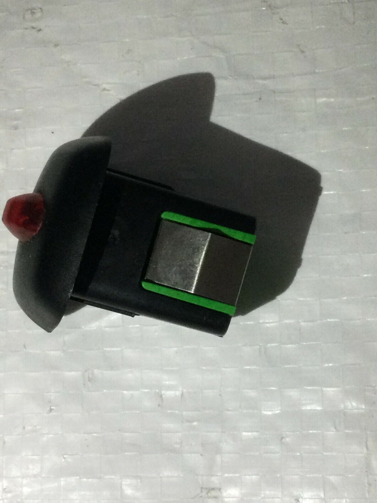 2004 Volvo S60 Security Alarm LED Light Sensor OEM 8624286