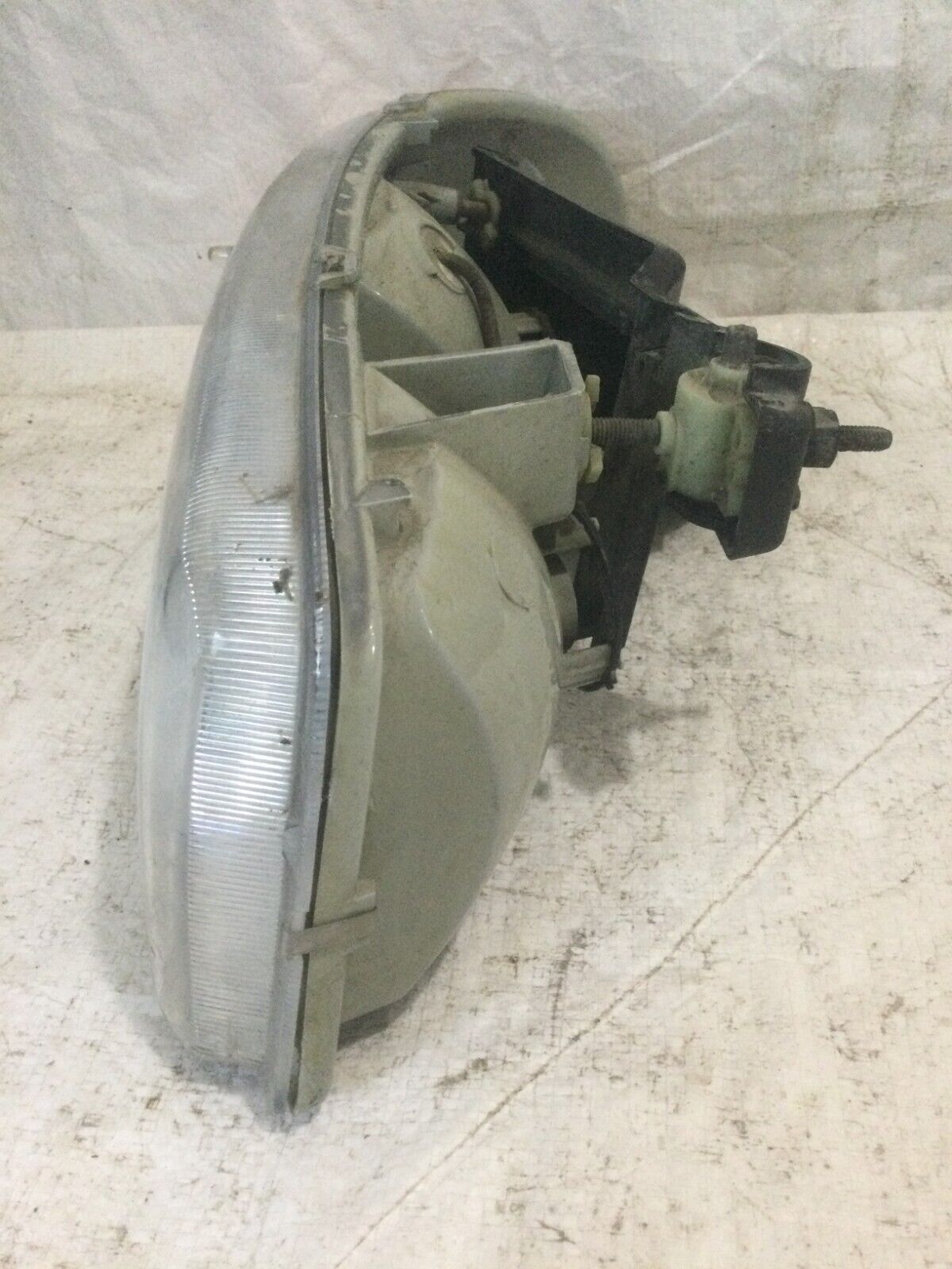 2002 GMC Sierra 1500 Headlight Assembly Right Passenger Side GM 16524544 OEM
