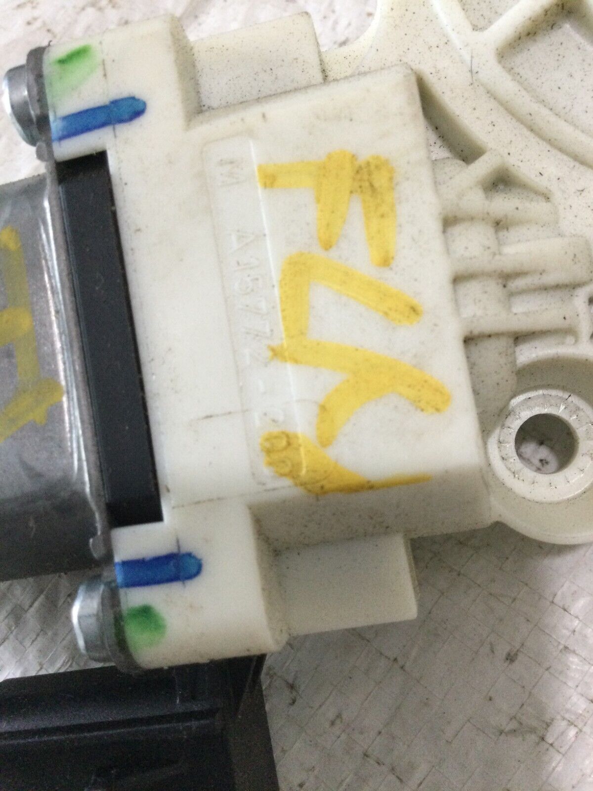 2018 RAM 1500  Front  Left Driver Door Power Window Motor OEM
