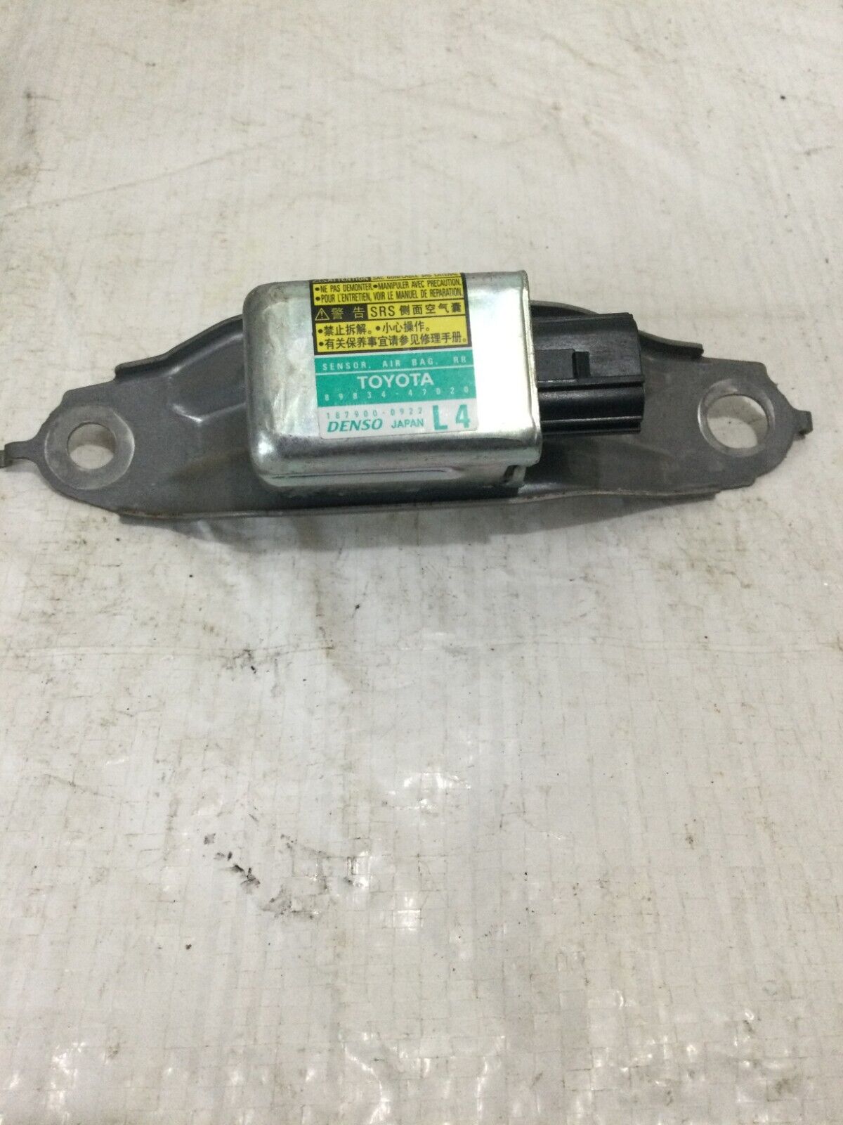 2004-2009 Toyota Prius Rear Left SRS Impact Crash Sensor Unit 89834-47020