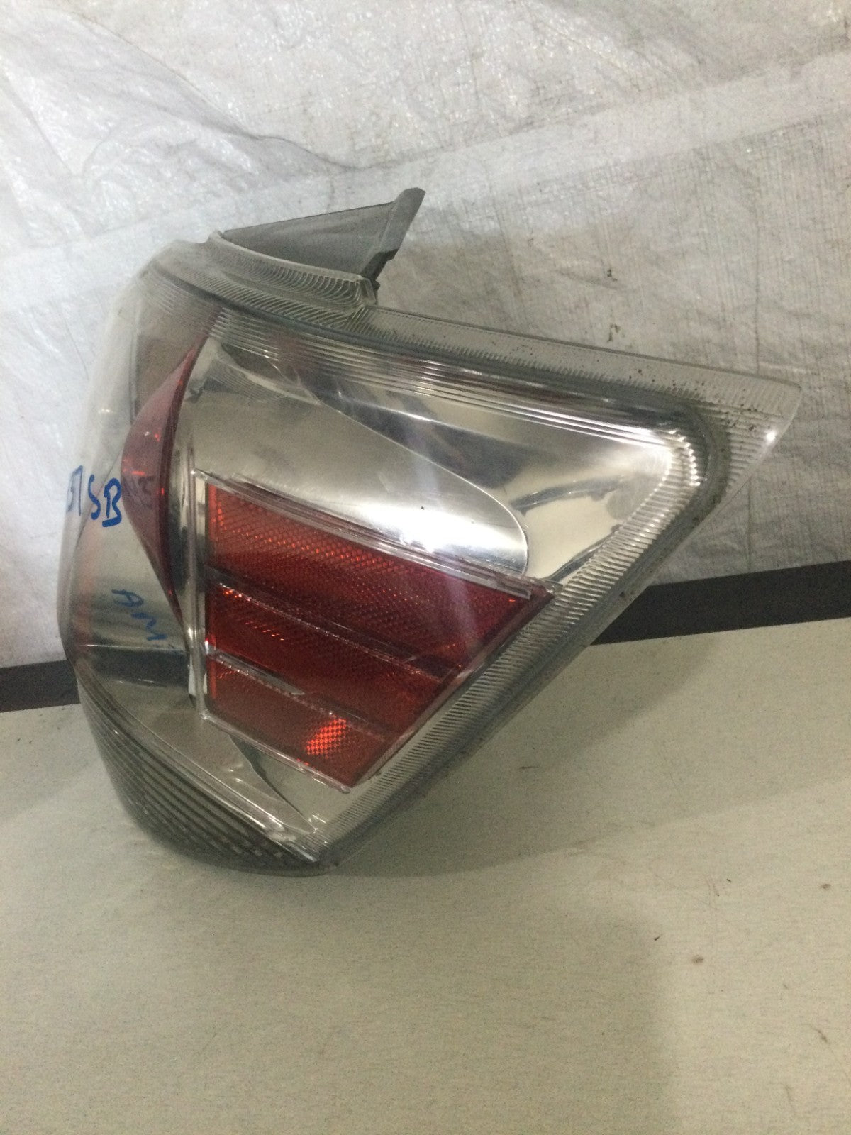 2004 Toyota Matrix Right Passenger Side Tail Light OEM