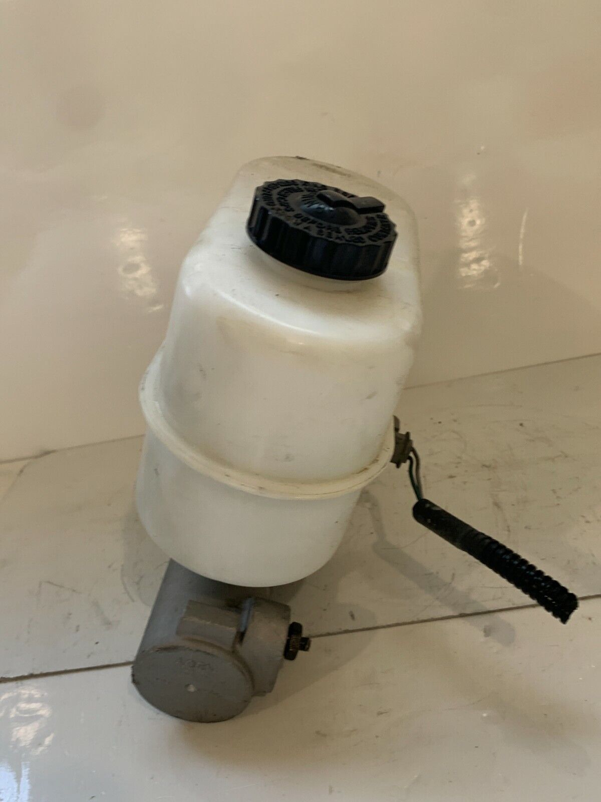 2003 Dodge Ram 2500 Power Steering Fluid Reservoir Tank OEM 5.9L