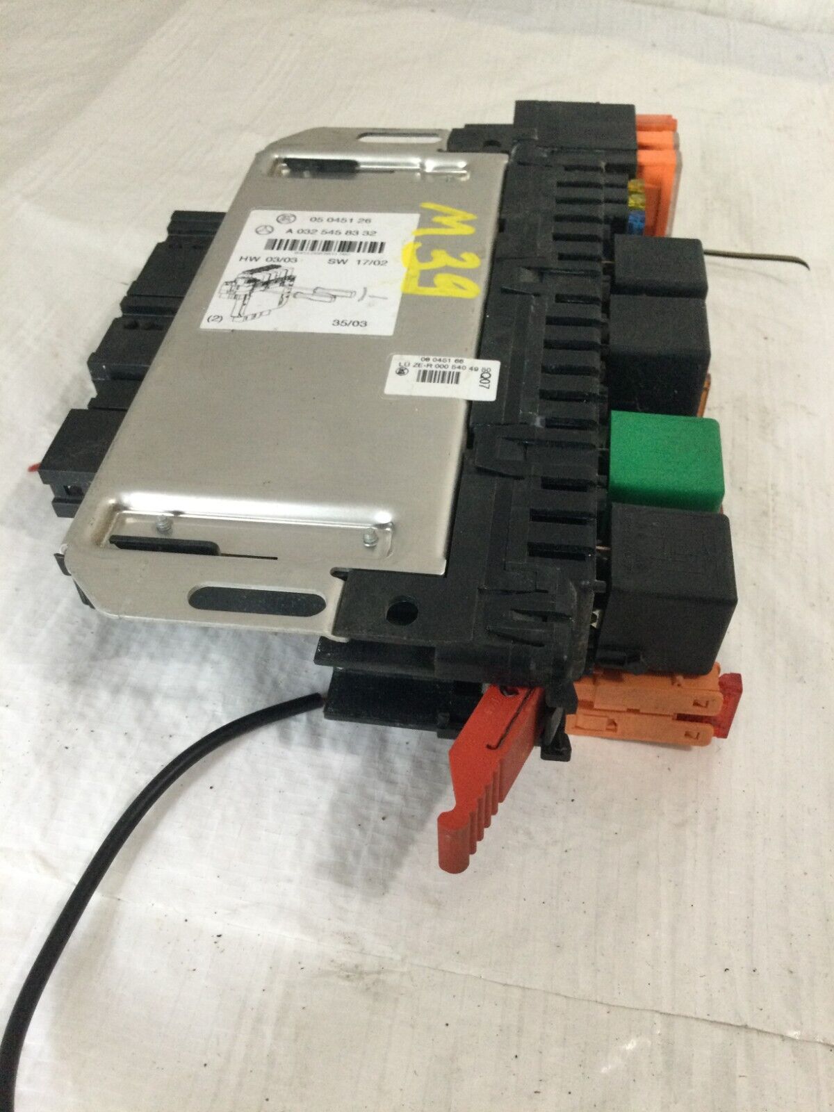 2004 Mercedes Benz S430 Front Fuse Relay Box A0325458332 OEM