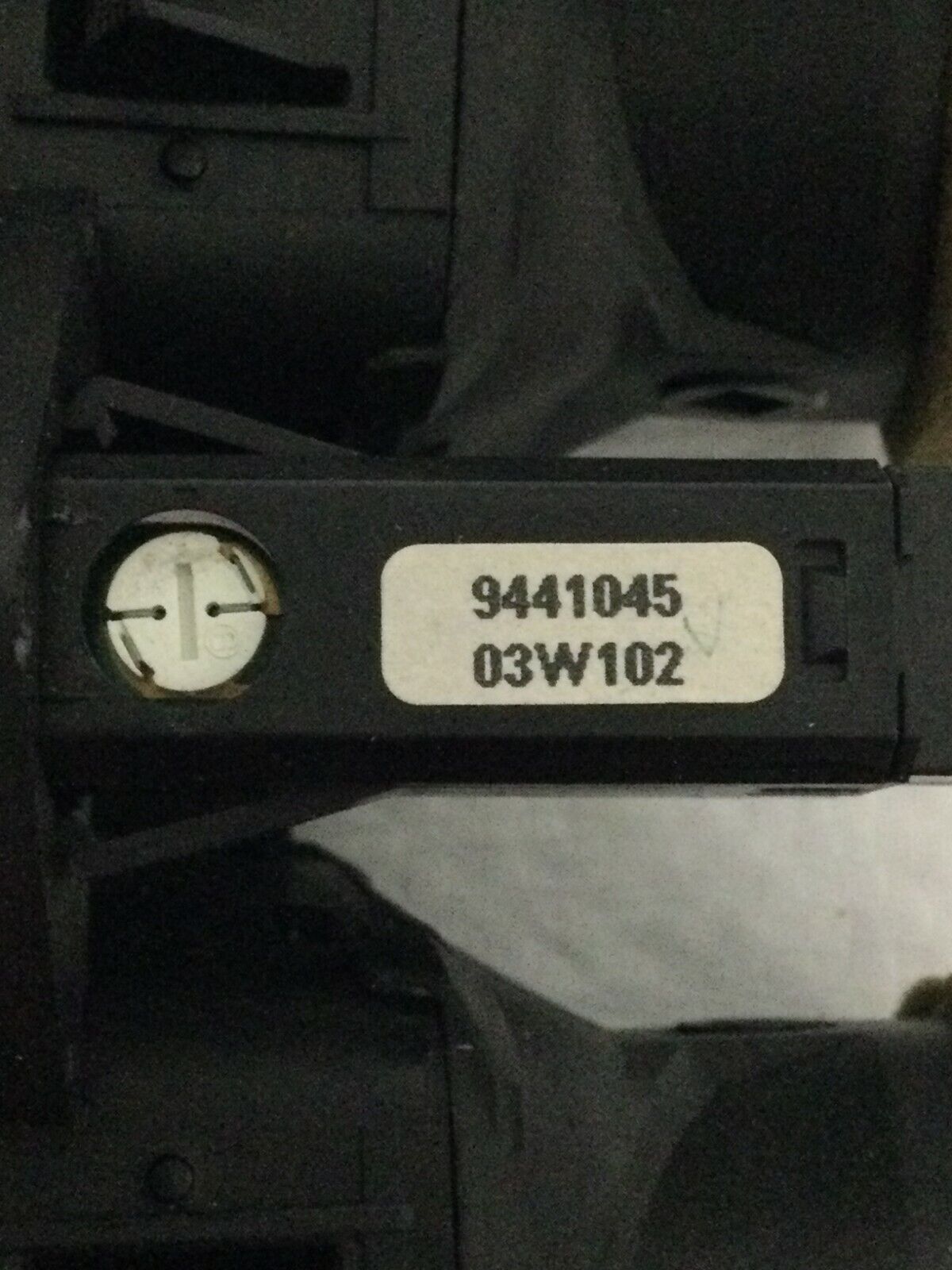 2004 Volvo S60 Center Dash Air Vent OEM 3409374