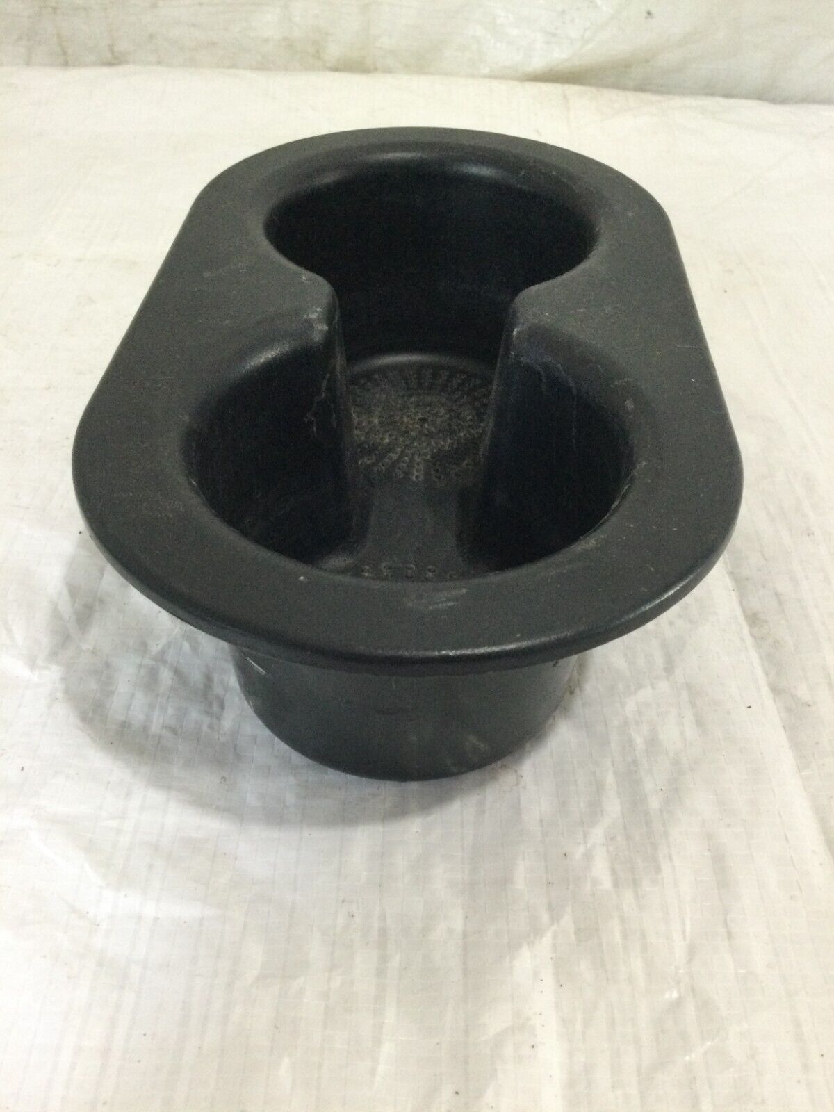 2016-2017 RAM 2500 3500 Rear Cup Holder ( Damage Clip )