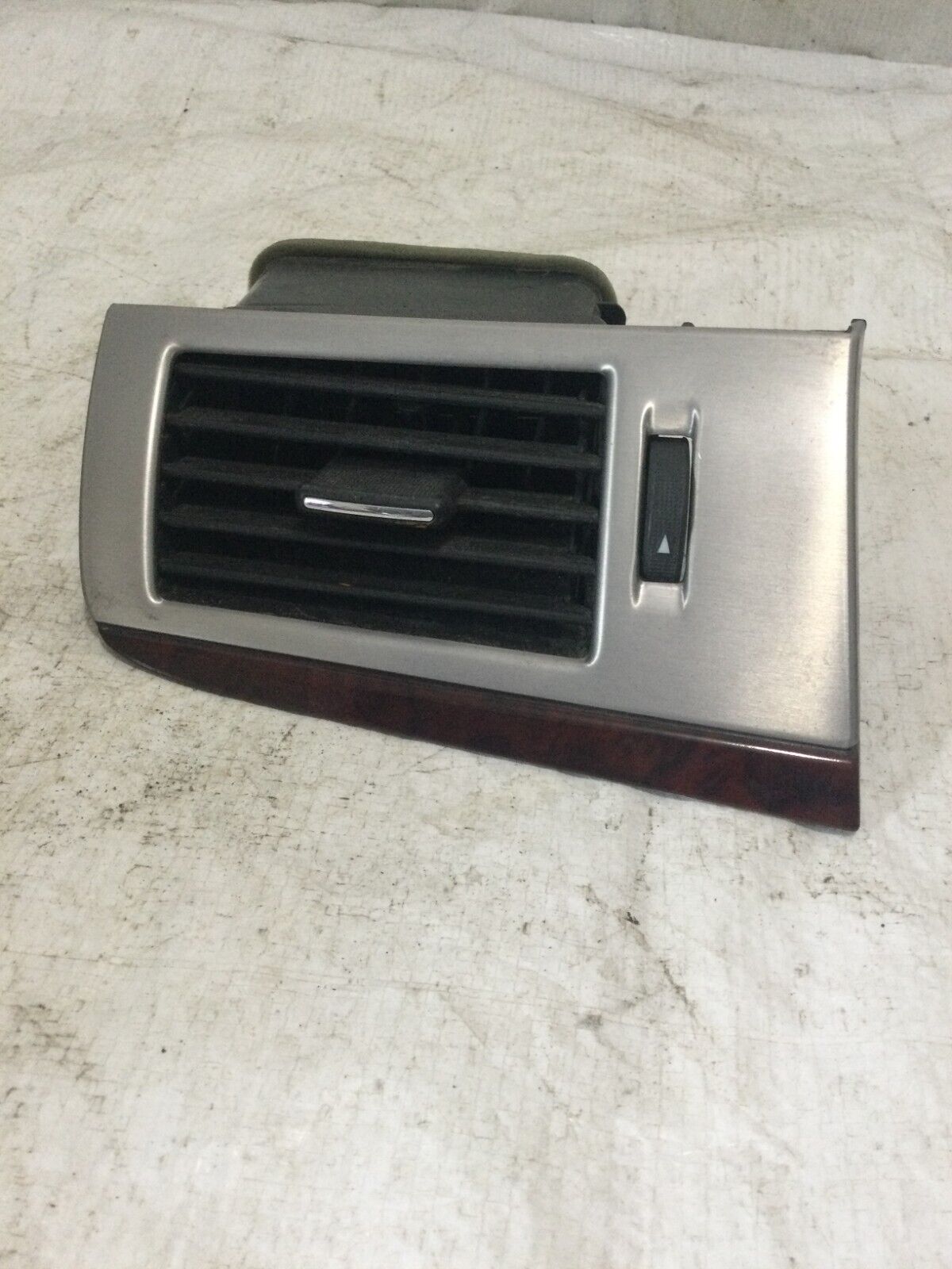 2007 Cadillac Escalade Left  Driver Dash Vent RUBY Trim 15863360 OEM