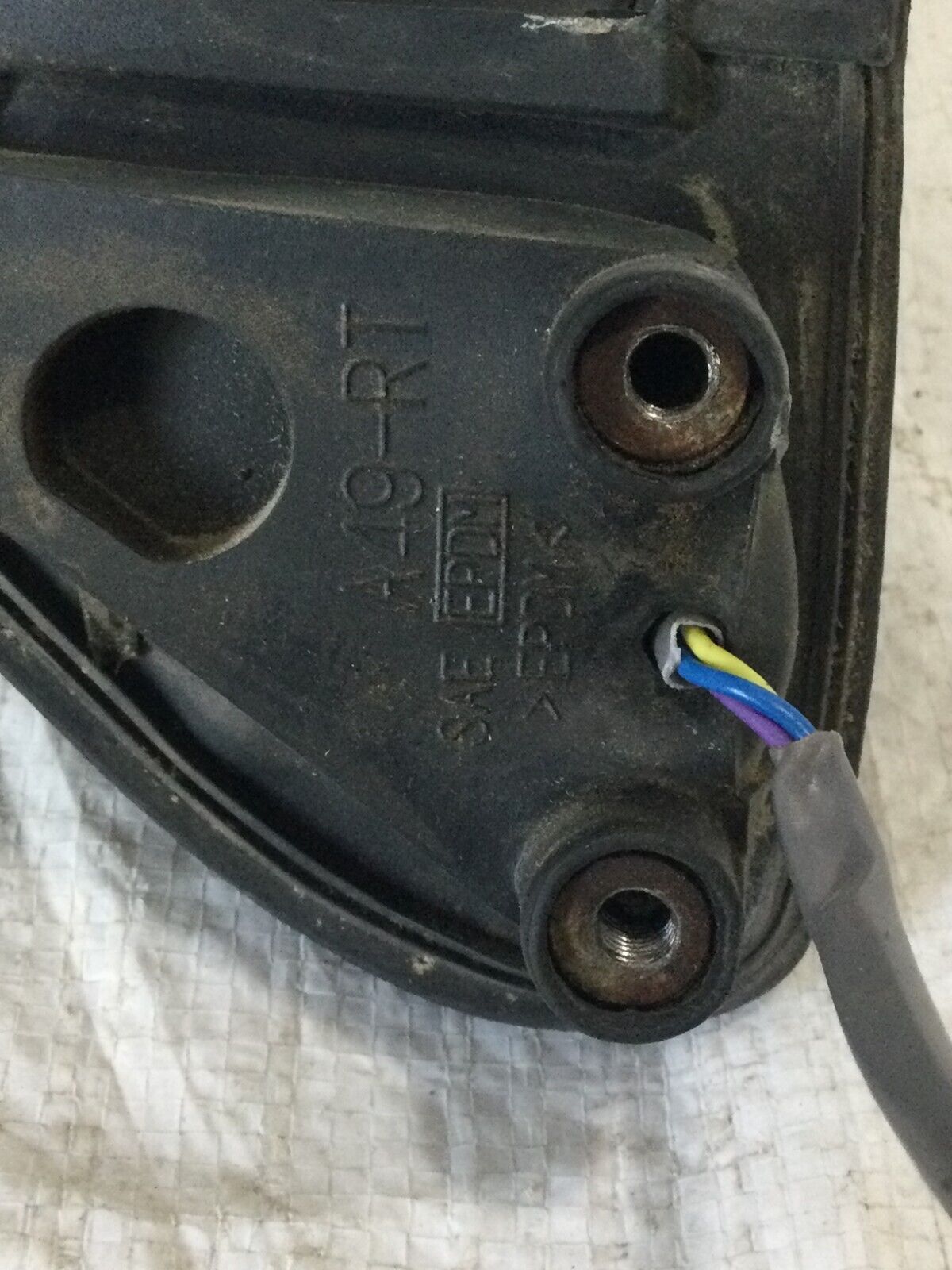 2001 Nissan Xterra Side View Power Door Mirror Right Passenger OEM ( Damage )