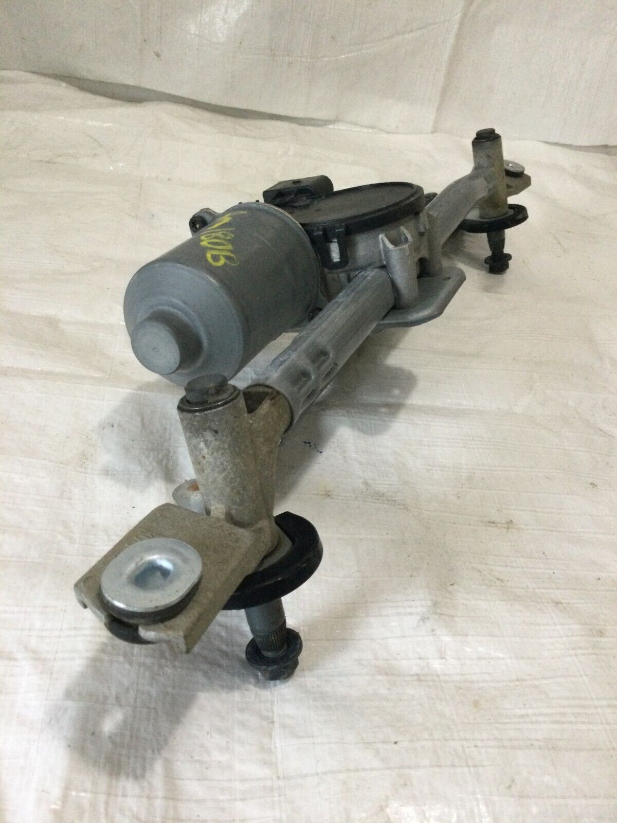 2016-2018 Kia Sorento Front Windshield Wiper Motor w/Transmission Linkage OEM