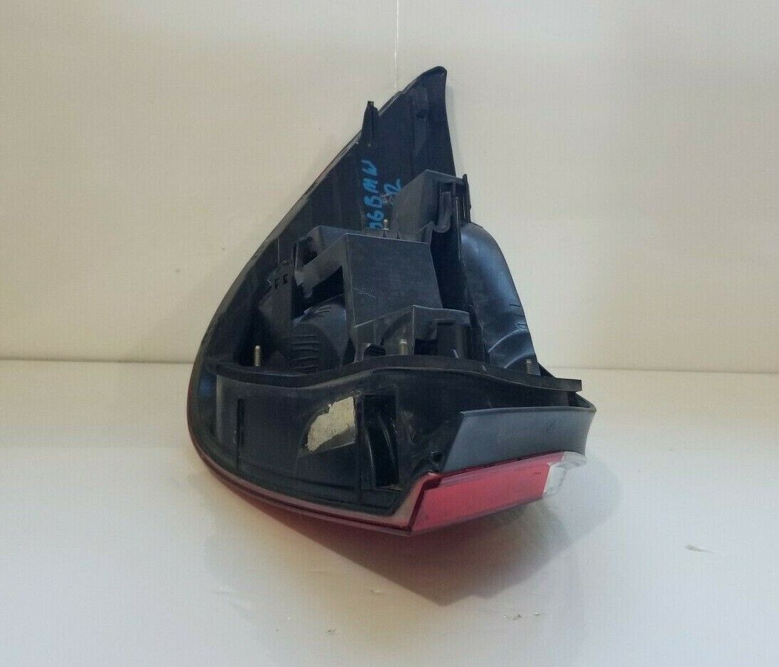 2006-2007 BMW E60 525 530 550 M5 Passenger RH Quarter Mounted Tail Lamp OEM