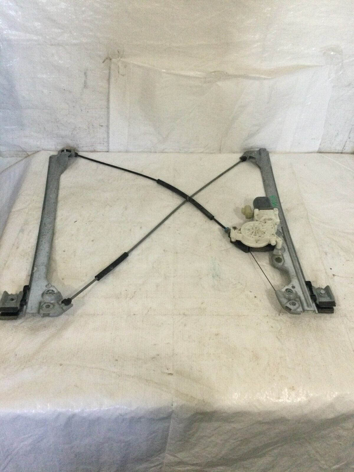 2007 GMC Yukon Front Right Window Regulator Motor OEM