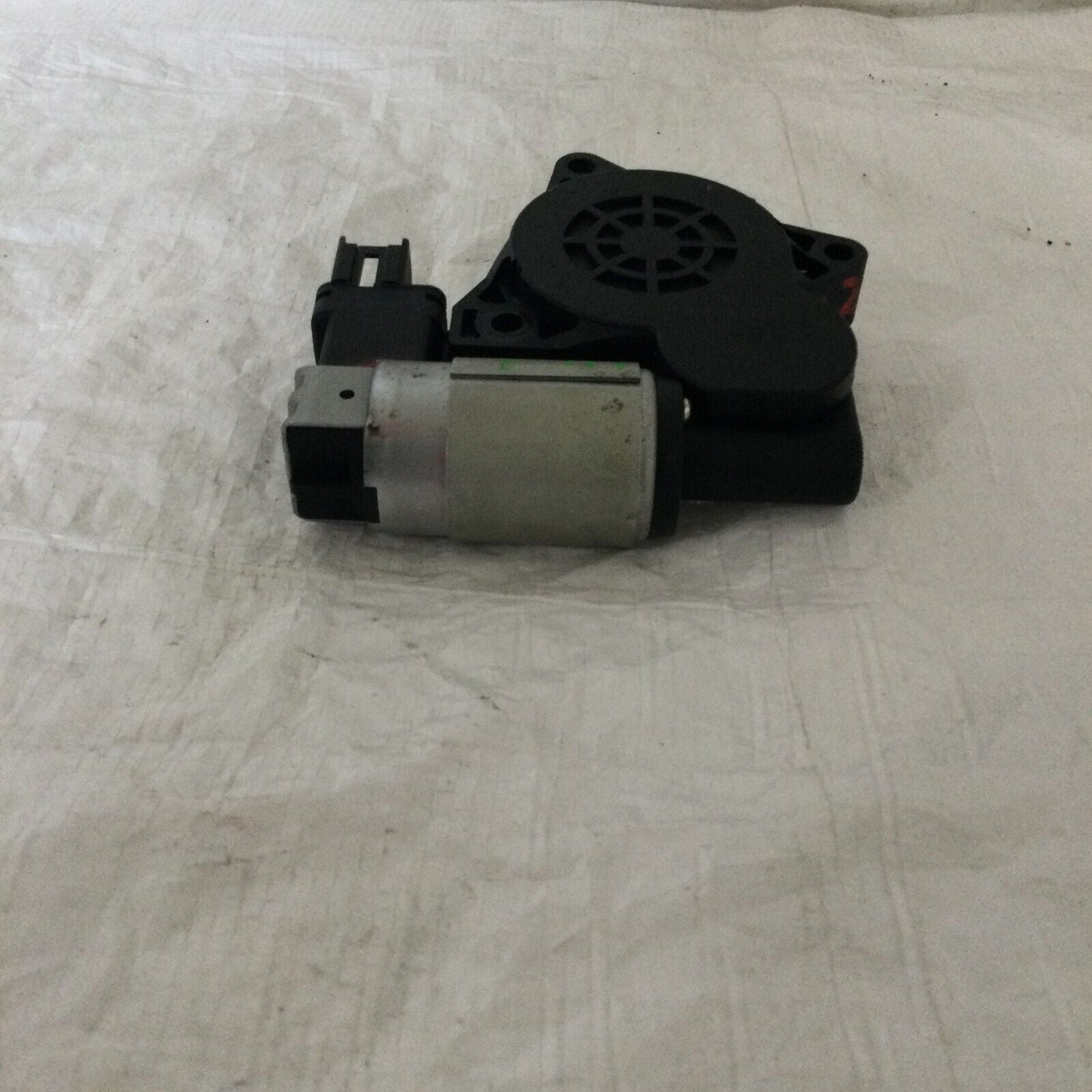 2004-2005 Mazda 6 Hatch Back Rear Left Power Window Motor OEM GJ6A 5858X