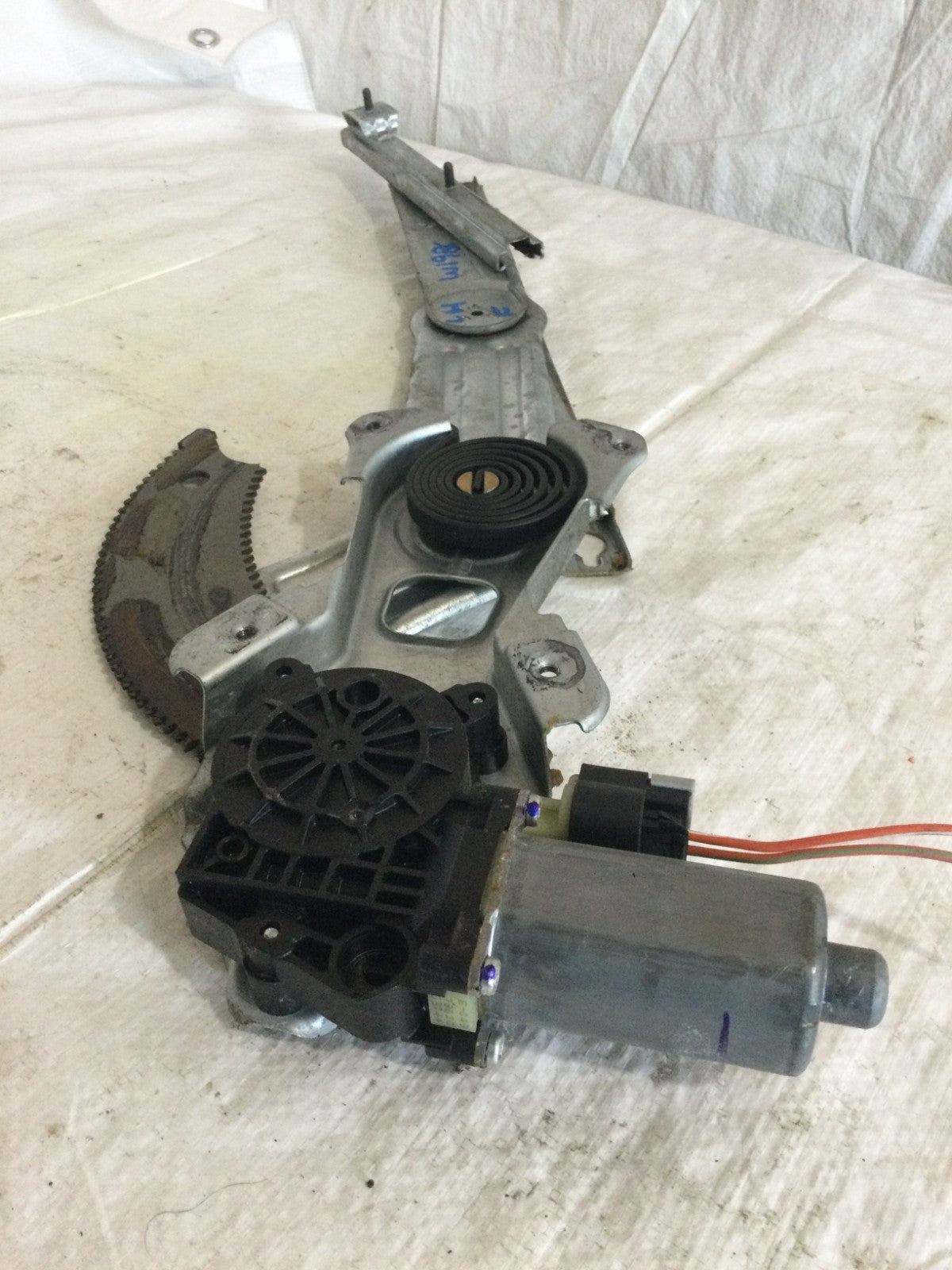 2007 Dodge Ram 1500 Front Left Door Window Regulator W/ Motor OEM 6004PA1075