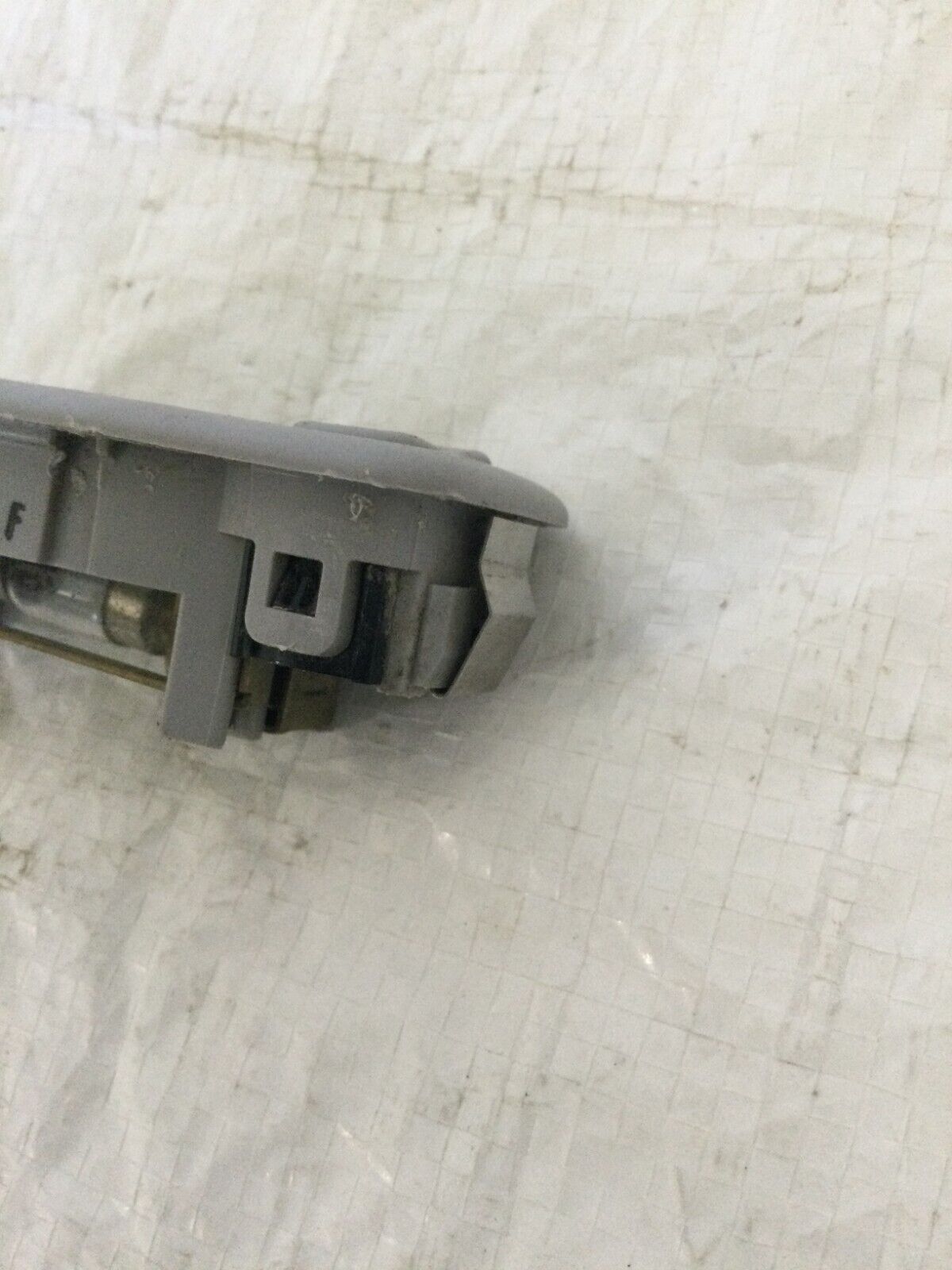 2017-2019 Hyundai Elantra Right Passenger Sun Visor Switch OEM 