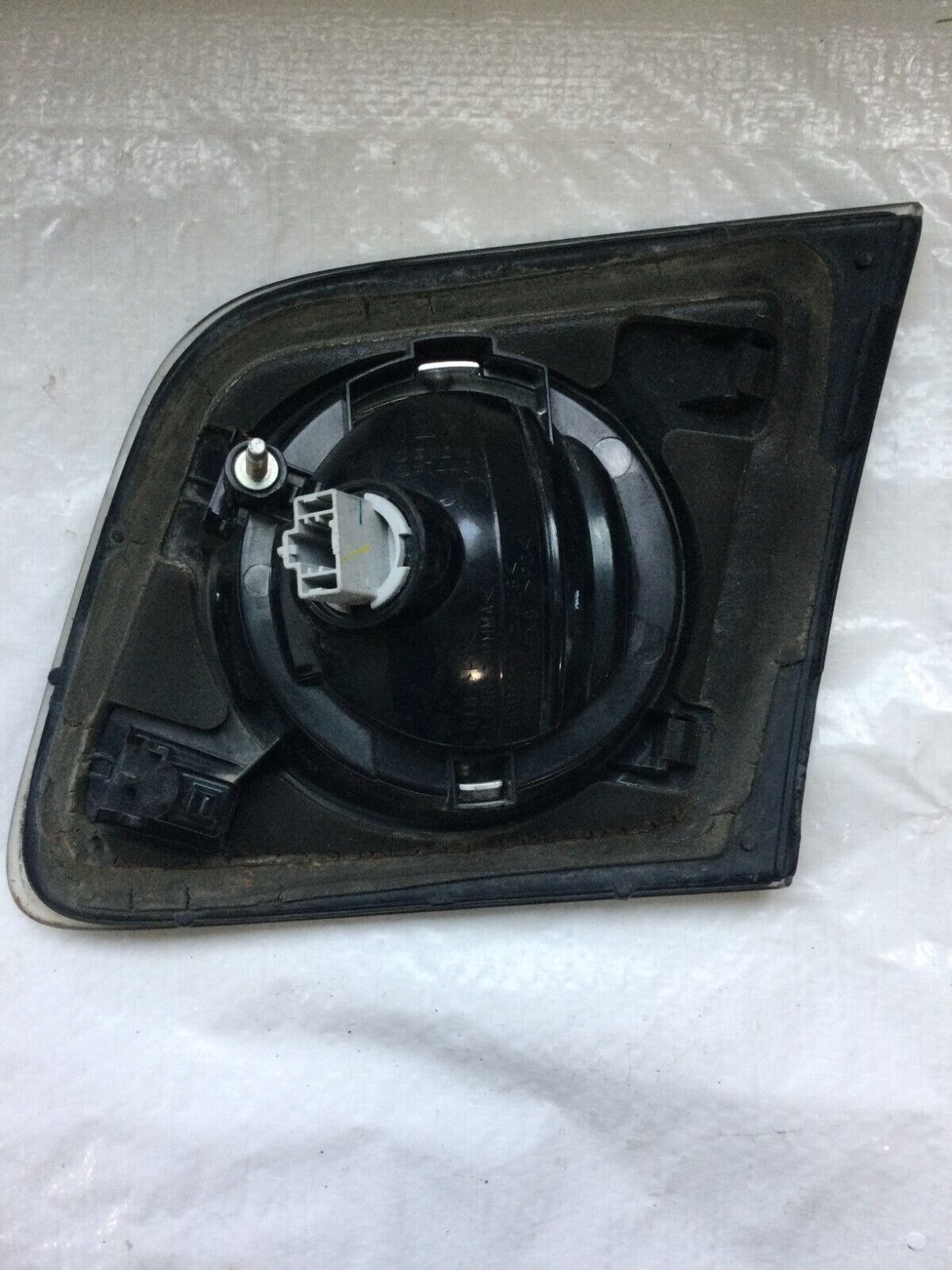 2004 2005 2006 Mazda 3 Driver Left Trunk Lid Mounted Tail Light Assembly OEM LH