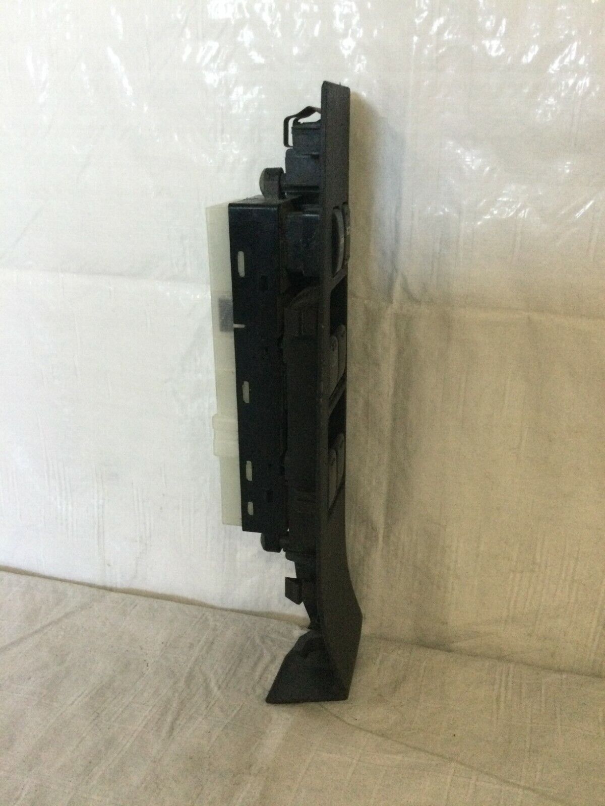 2005 Nissan Xterra Front Left Driver Master Power Window Switch OEM