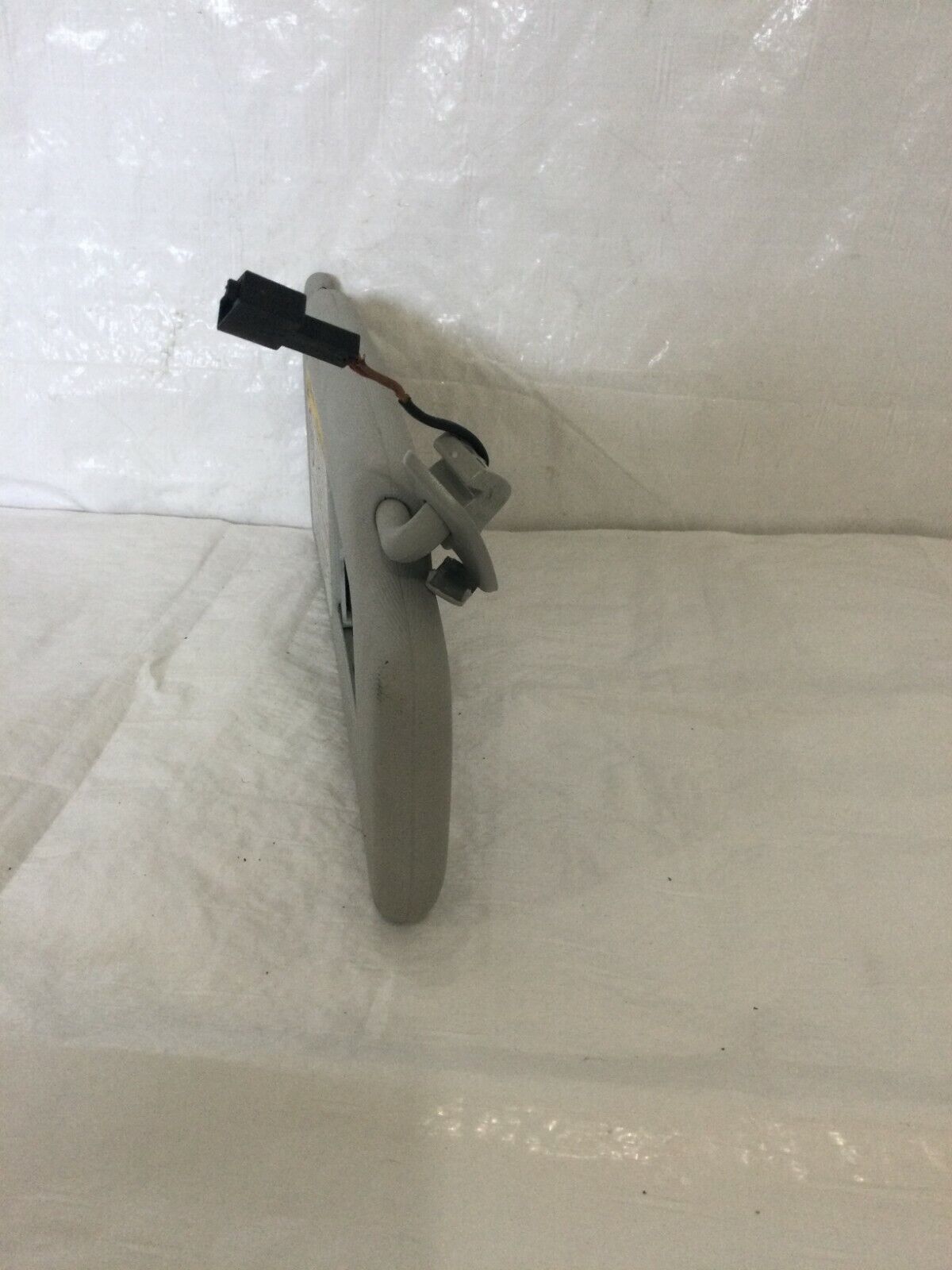 2005-2006 Volkswagen Jetta Passenger Right Sun Visor OEM RH