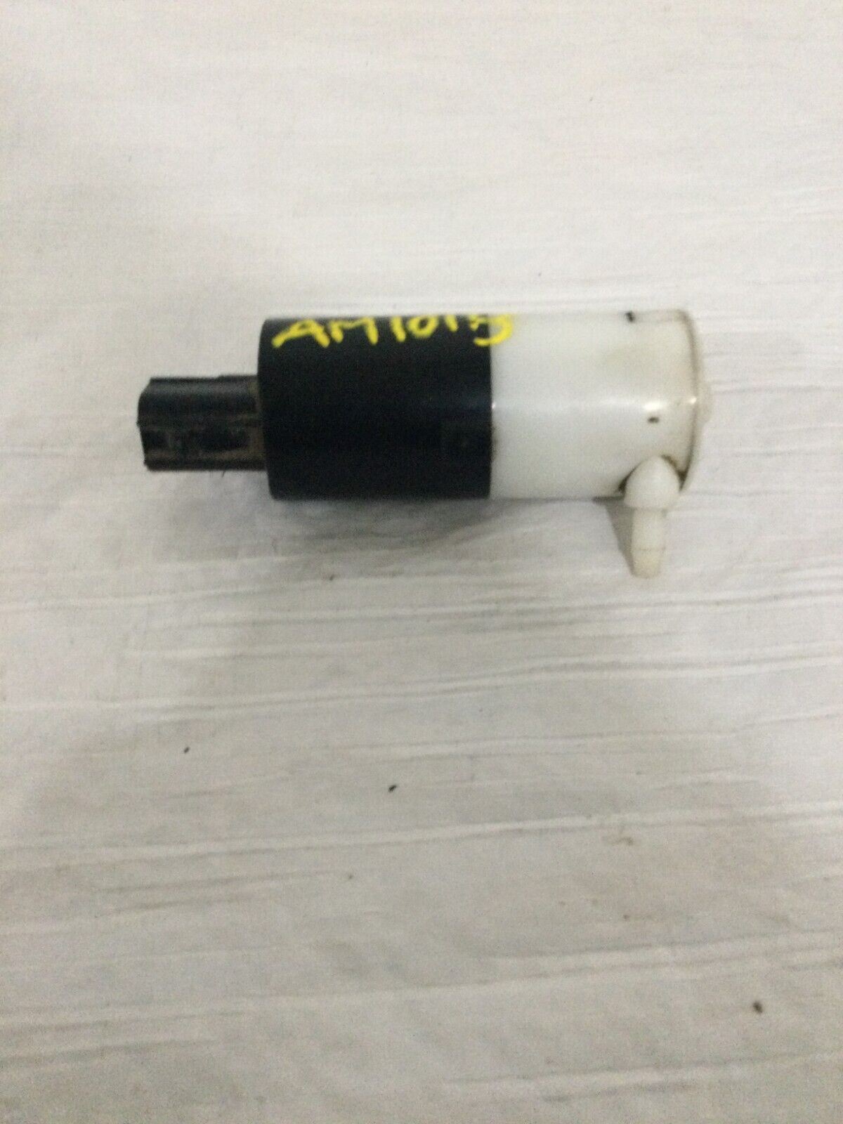Front Windshield Washer Pump for 2003-2008 Dodge Ram 3500 OEM