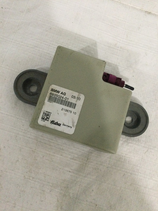 2011 BMW X5 4.4L Antenna Amplifier Module OEM 6935024-01