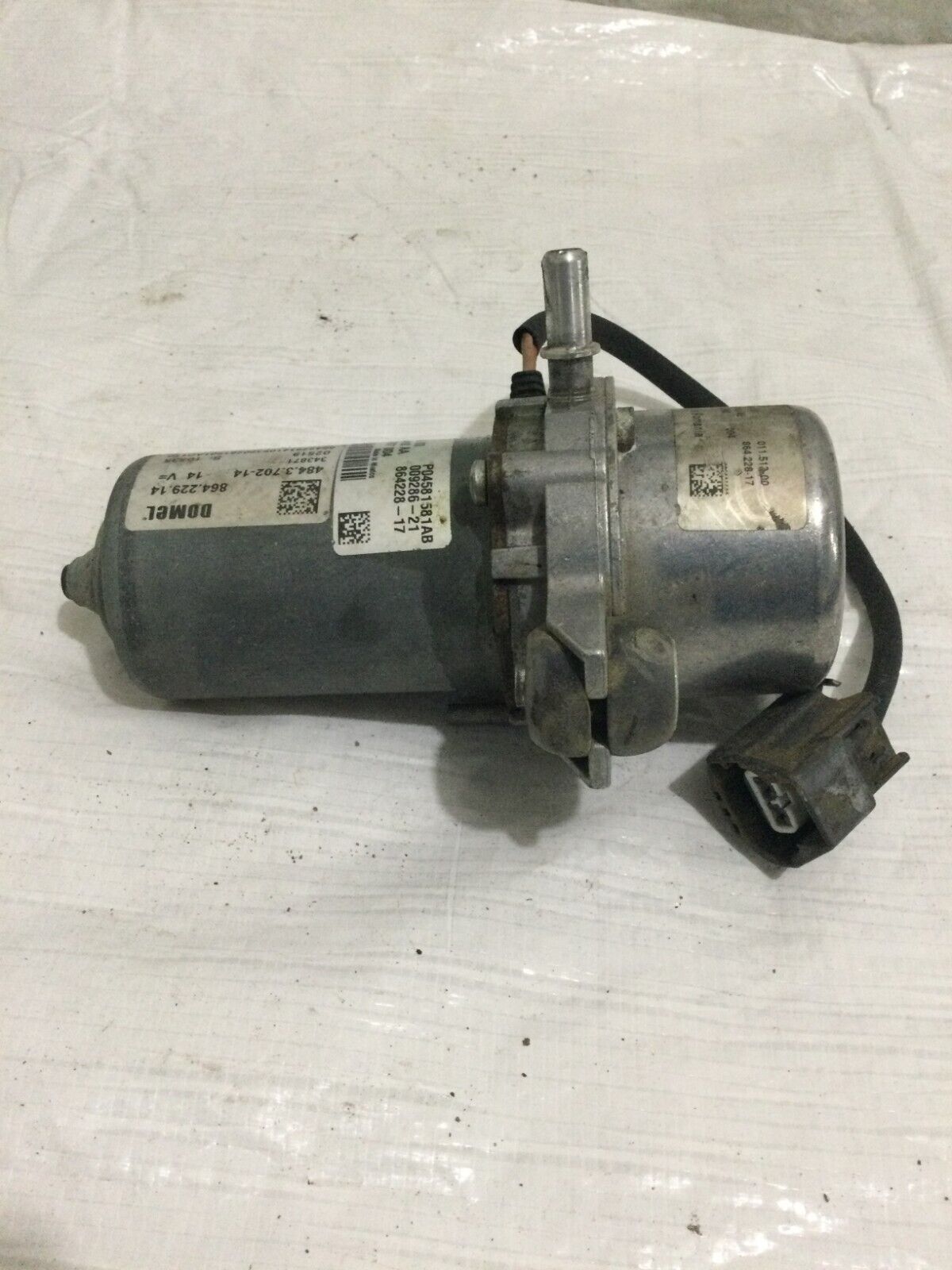 2019 Ram 1500 Pickup Brake Booster Vaccume Pump 3.6L 04581581AB OEM
