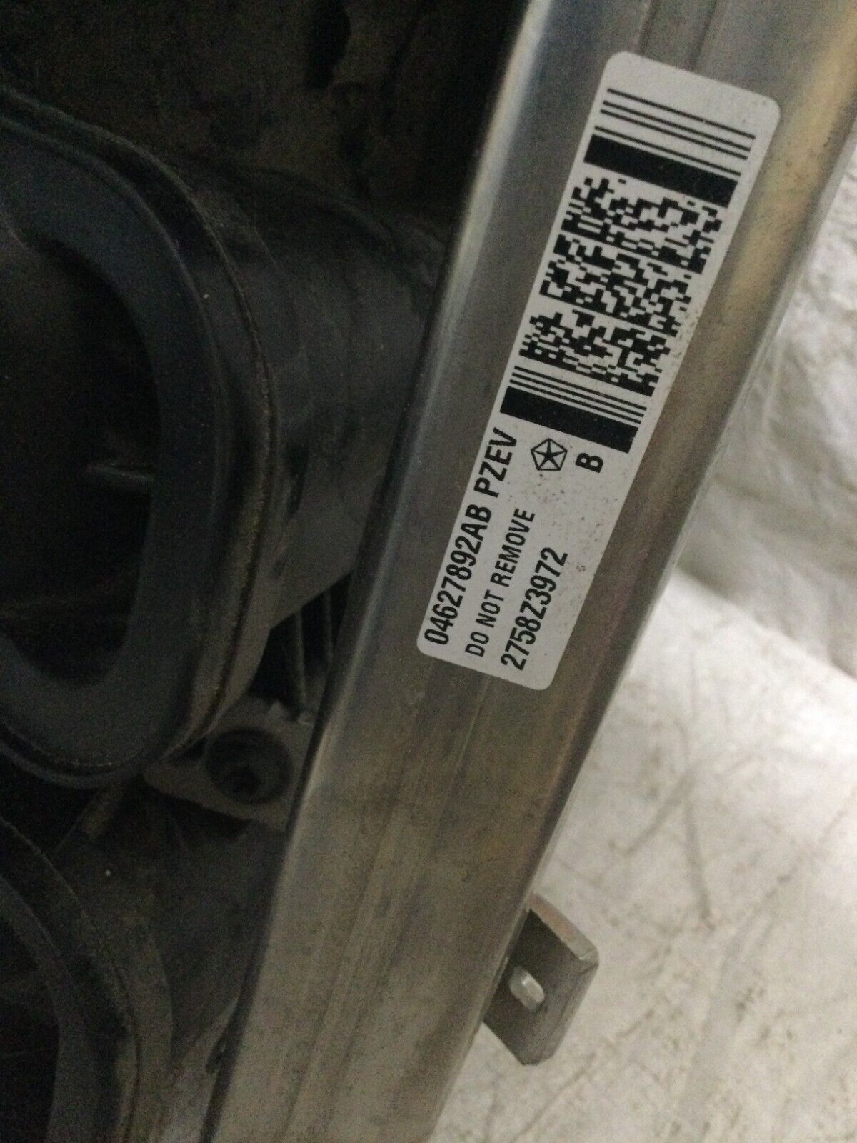 2019 Jeep Compass 2.4l Air Intake Manifold Assembly W/ Fuel Injector Rail OEM