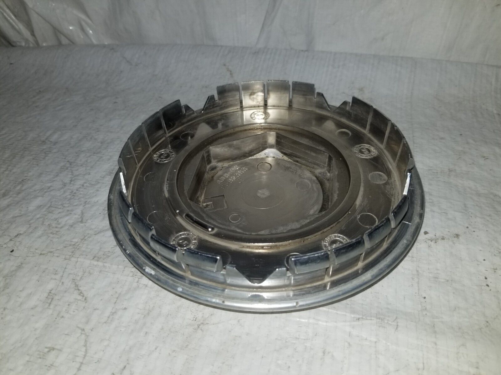 2000 Chevrolet Impala Wheel Center Hub Cap OEM 9592363